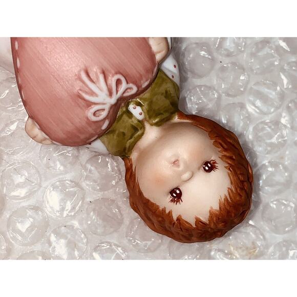 Hallmark 1983 Girl With Heart Heartfelt Wishes Porcelain Figurine Mary Hamilton - Picture 11 of 14